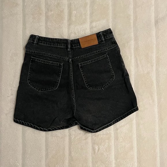 Zara Women's TRF High-Waisted Mom Fit Denim Shorts - Picture 7 of 7
